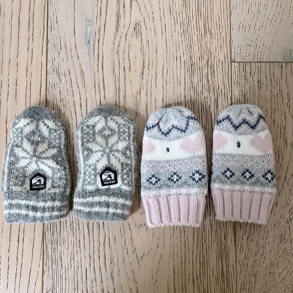 Baby girl mittens